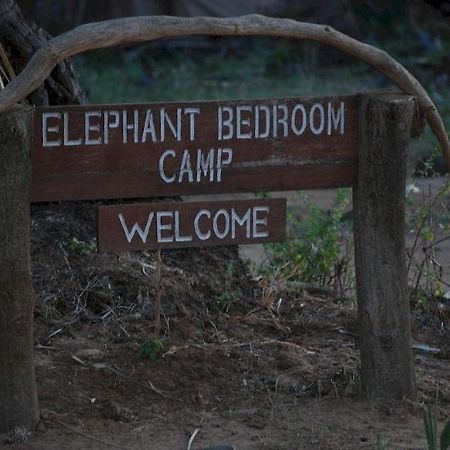 Elephant Bedroom Camp Archers Post Exterior photo